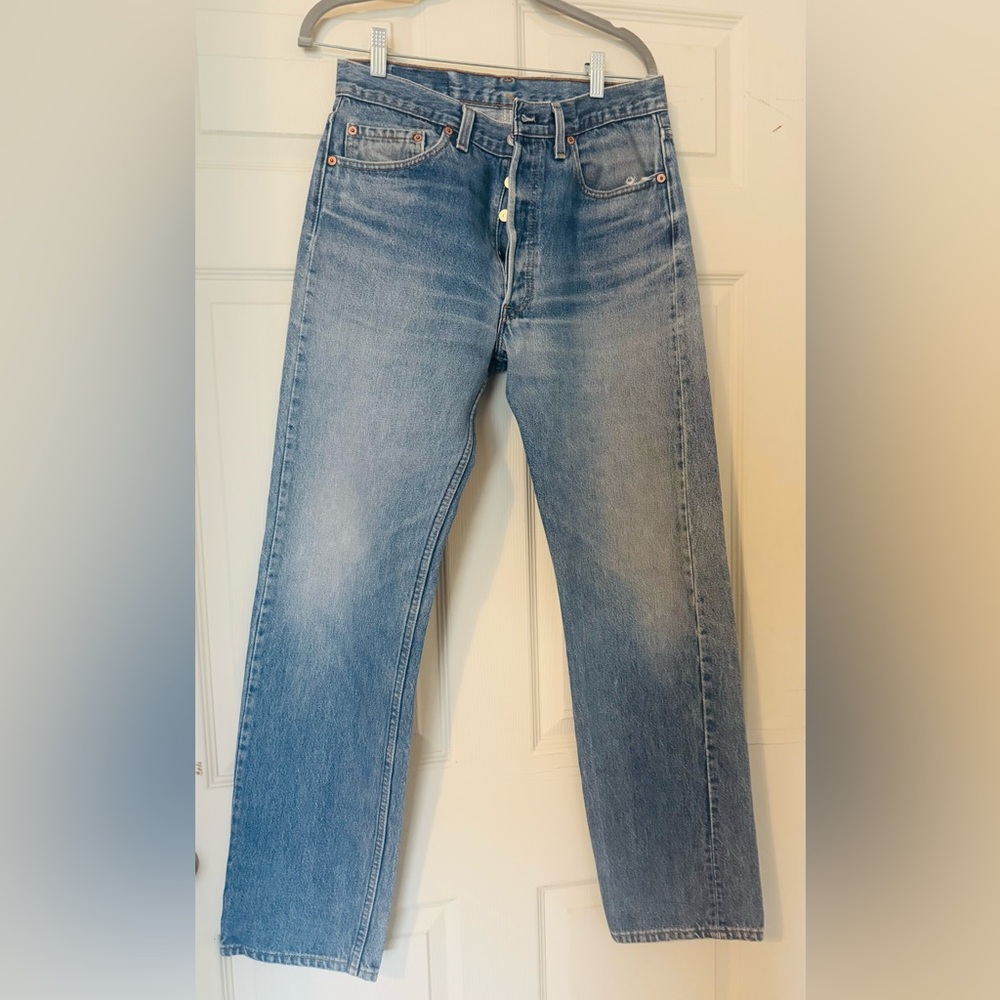 ✨VINTAGE LEVI’S ✨